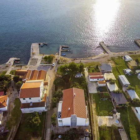 Sea-view With Garden *